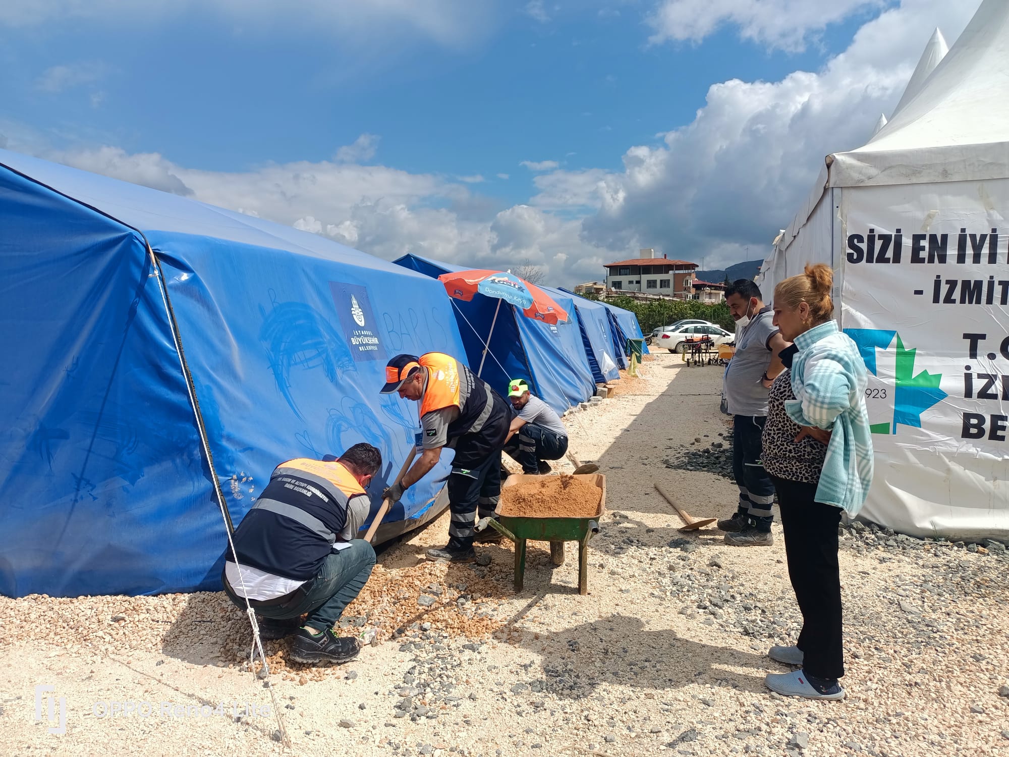 Deprem Bölgesinde Çalışmalarımız Devam Ediyor